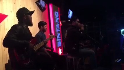 Shandy Age [dmessyu] Unwell - Mactbox twenty (cover)