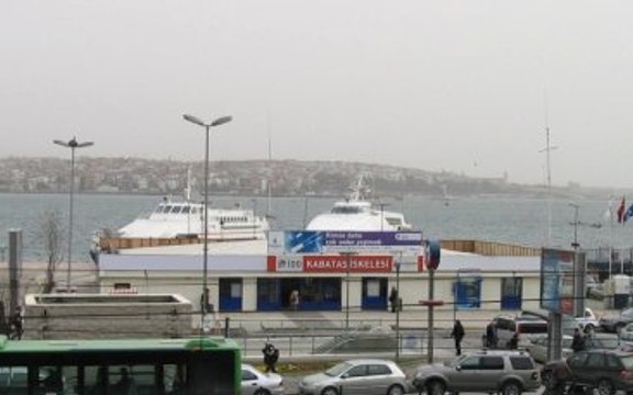 Kabataş Vapur İskeleleri Deniz Trafiğine Kapatıldı