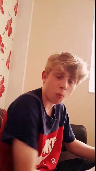 Ghost chilli pepper challenge fail! (Contains vomiting)