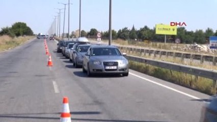 Edirne Türk İşçilerinin Dönüş Çilesi Başladı, Kuyruk 3 Kilometre