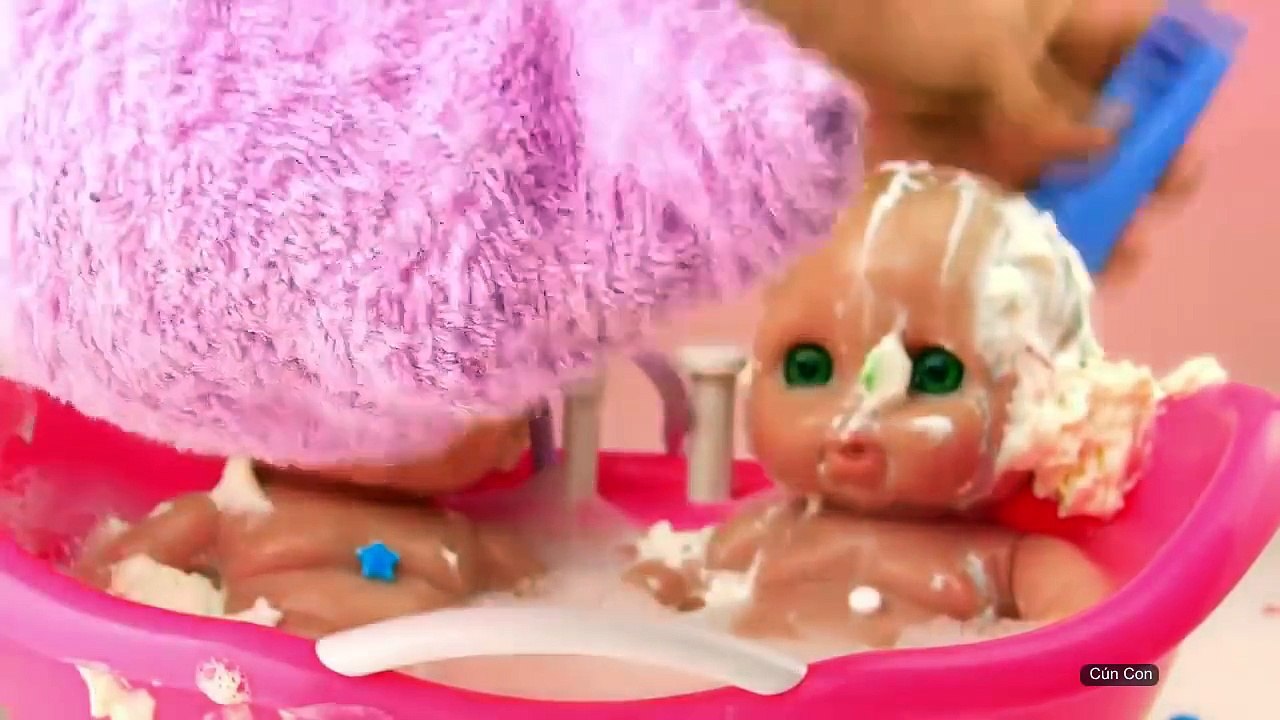 Đồ chơi trẻ em Play-Doh - Bé Na Na tắm với Búp bê Chibi 2016