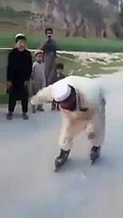 Ha Ha Ha !!! Pathan man is skating - Video Dailymotion
