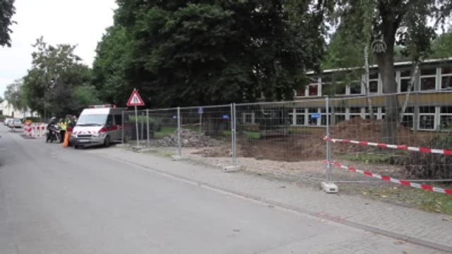 Almanya'daki Bir Okulun Bahçesinde 2. Dünya Savaşı'ndan Kalma Bomba Bulundu