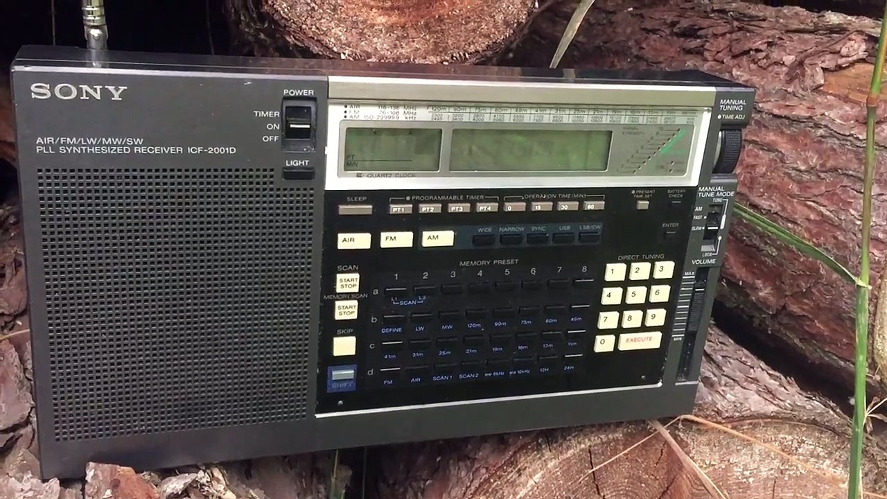 Warsan Radio 7750 kHz, Baydhabo, Somalia, on the telescopic antenna