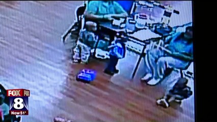 Deux employées de crèche frappent des enfants - vidéo Dailymotion