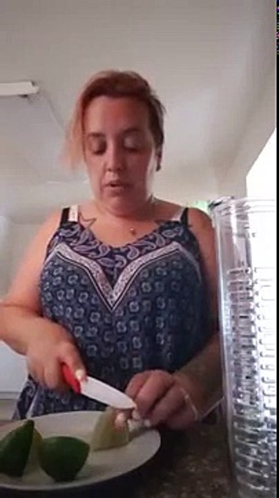 Perlli Tea and Fruit Infusion Pitcher With Ice Core Rod