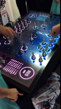 Böyle bir masada satranç oynamak çok zevkli olabilir