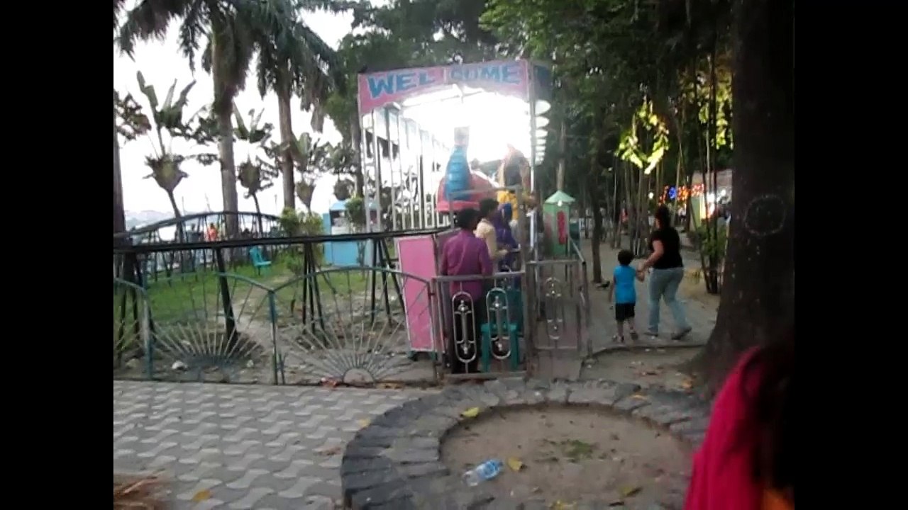 we saw there are many people who are moving here and there in this park