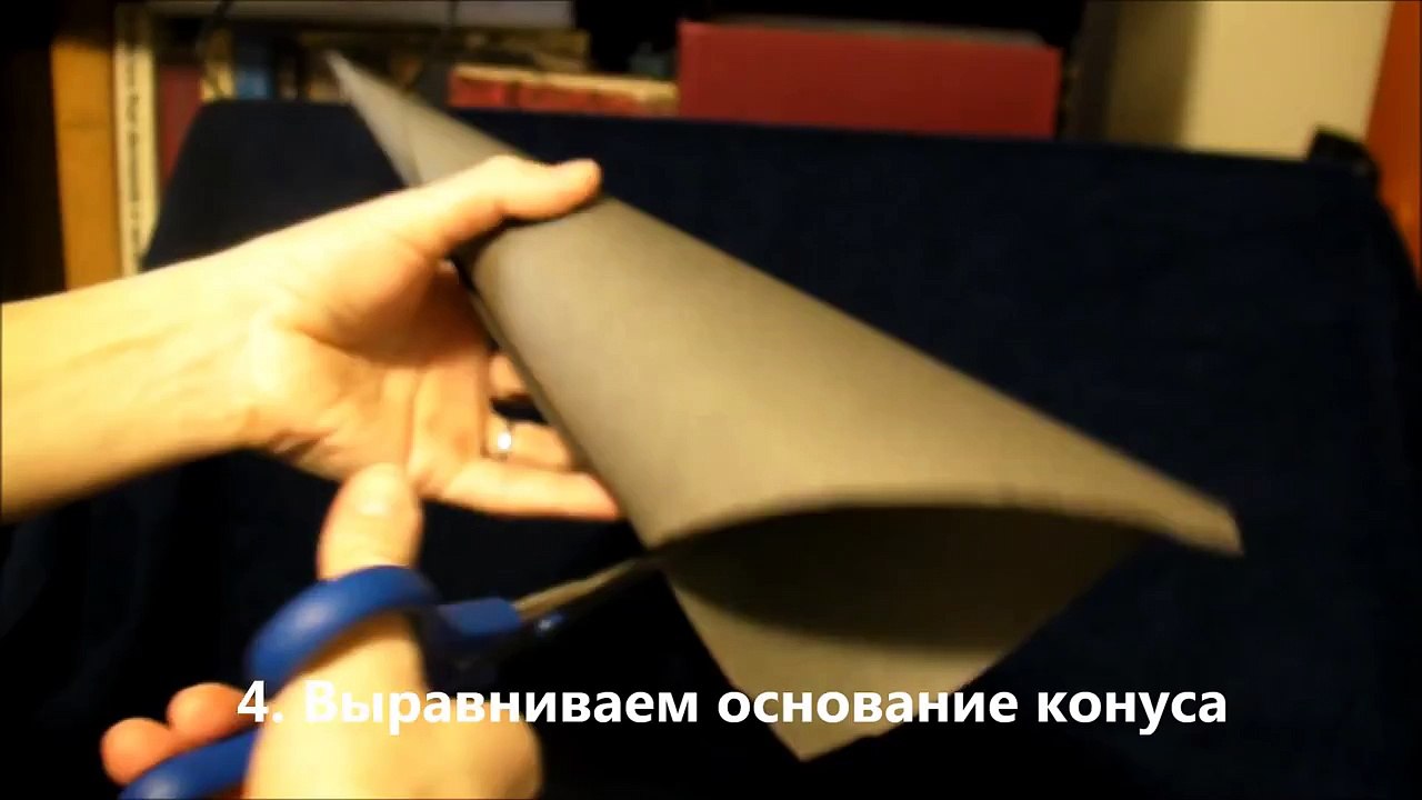 Как за 3 минуты сделать  Ёлочку  из бумаги и мишуры  Поделки творчество для детей