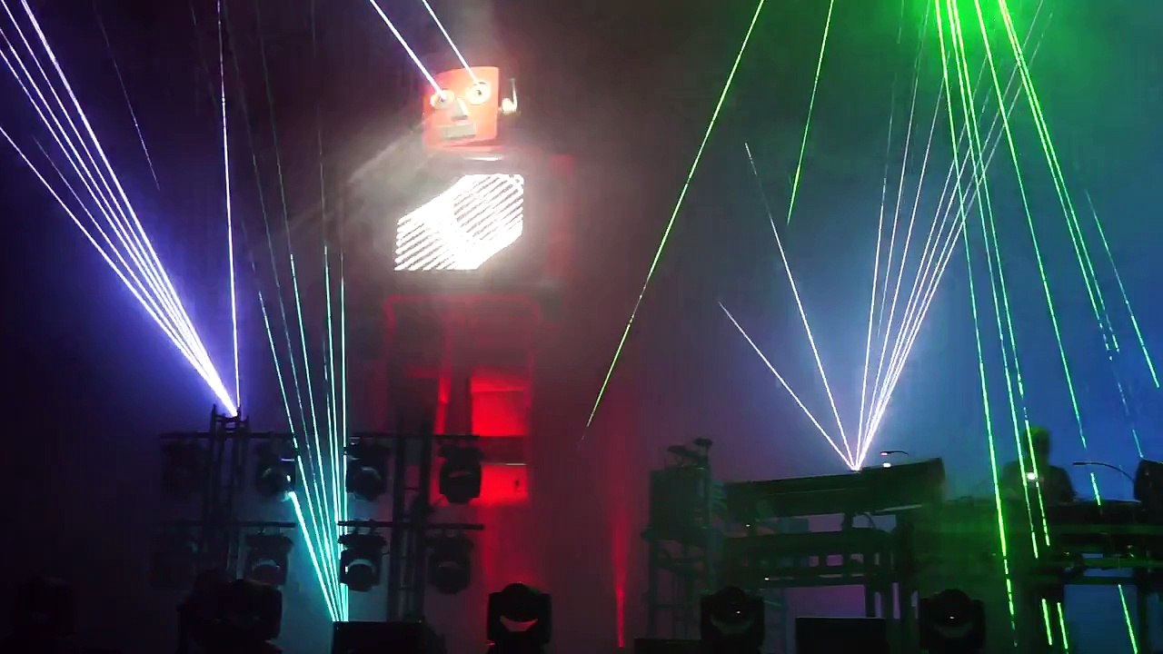 The Chemical Brothers - Under The Influence (Live in Moscow @ Пикник "Афиши")