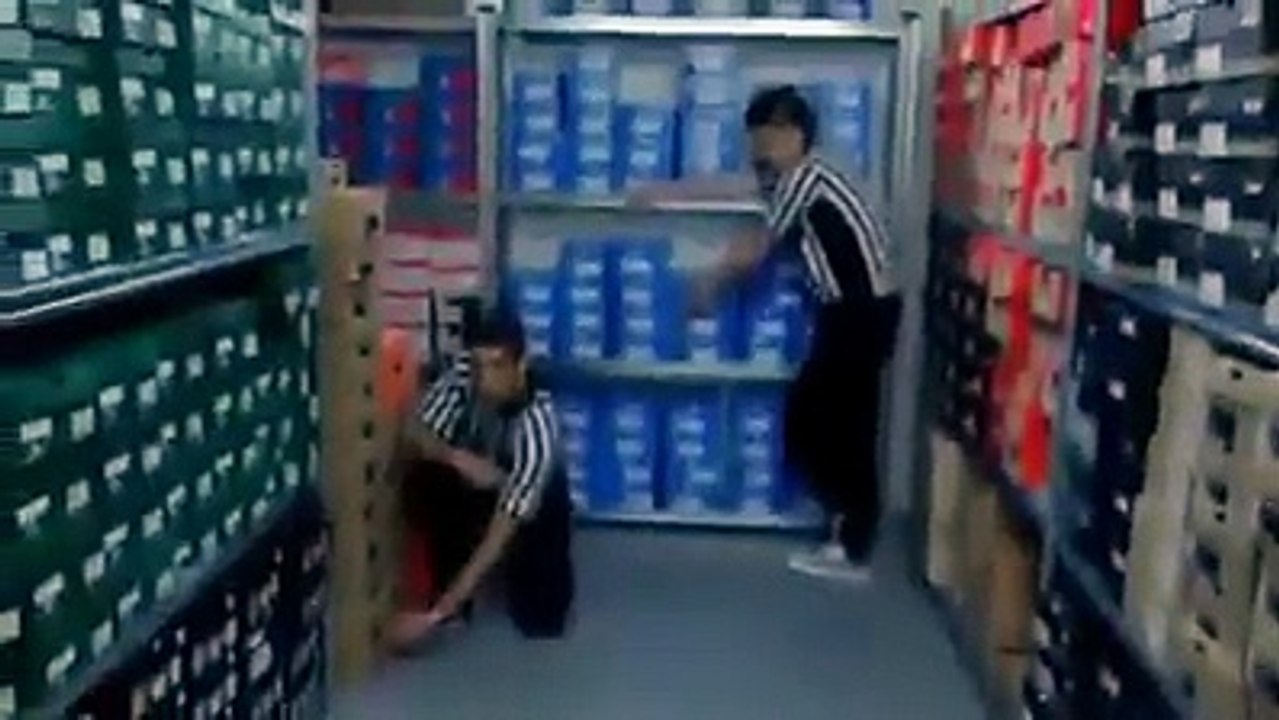 what a balance...funny!!