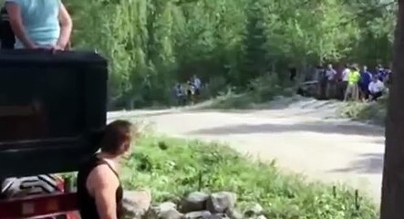 Whaaaaaaaaaat   The cars flying in real life le auto che vola in realta makina fluturuese