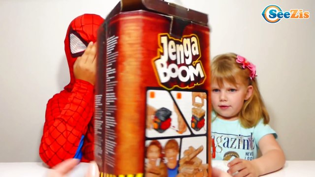 SPIDERMAN. Видео для детей. Человек Паук и Ника играют в игру Дженга Бум. Jenga Boom Hasbro