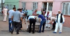 Ayrı Yaşadığı Eşinin Eski Evinin Önünde Bomba Patlattı