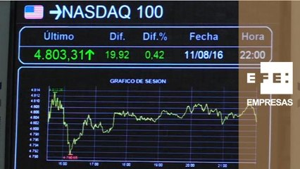 El IBEX 35 cae un 0,19 %, pero aguanta en los 8.700 puntos