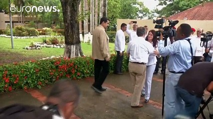 Venezuela and Colombia agree to re-open border crossings