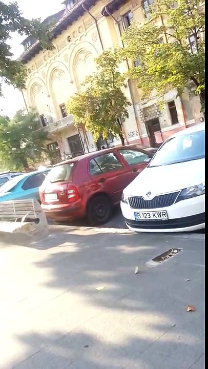 Bucharest, slamming doors