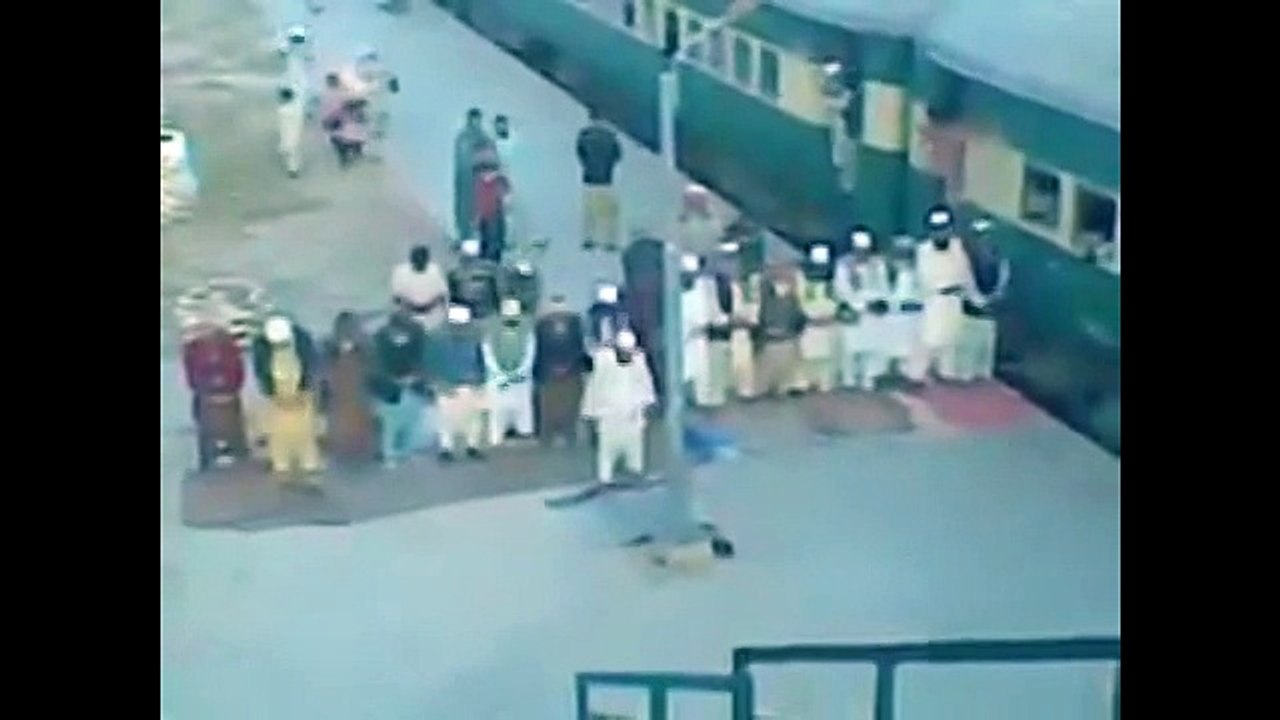 Namaz kılınırken Tren hareket ederse