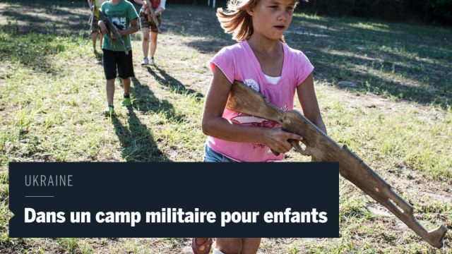 Visite d’un camp d’été militaire pour enfants en Ukraine