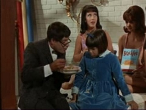 Les tontons farceurs - Trailer