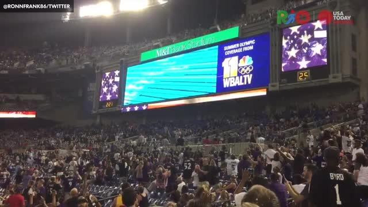 Watch: Baltimore Ravens stop preseason game to see Michael Phelps race