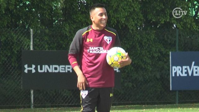 Cueva supera 'trollagem' de companheiros e faz belos gols de falta no São Paulo