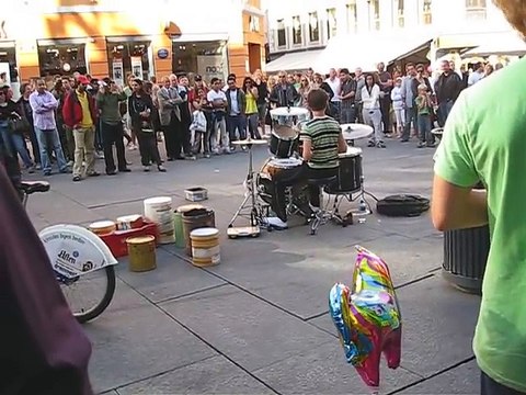 amazing Drummer... street performer