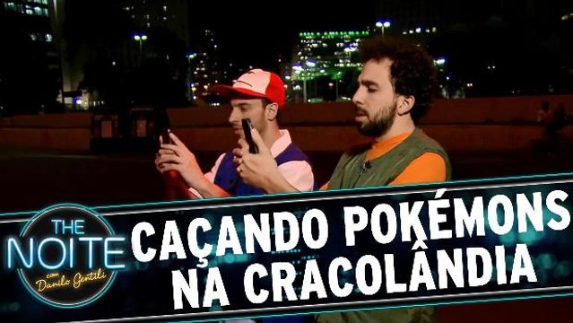 Murilo e Léo Lins caçam Pokémons na Cracolândia