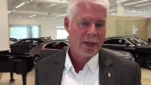 ¿Se pueden robar los emblemas de los autos más caros?