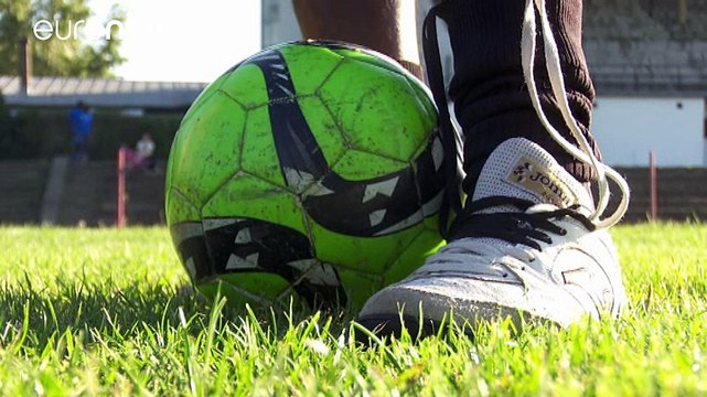 Hungarian football club helps to integrate refugees