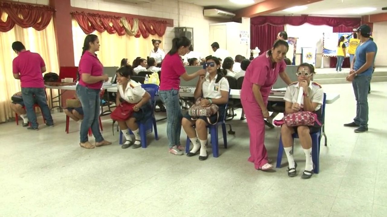 Club de Leones realiza mega brigada medica