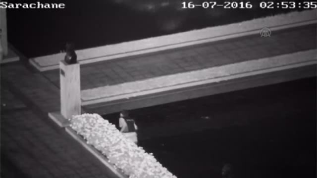 15 Temmuz Gecesi Bir Polis, Darbeci Askerlere Karşı Tek Başına Ateş Açtı