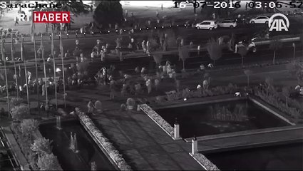 Süs havuzunda abdest aldılar