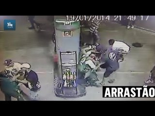 Grupo de jovens realiza saques e depredações depois de baile funk ser interrompido pela PM