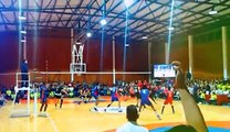 Selección mexicana de voleibol jugando ante República Dominicana en Tlaxcala