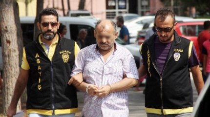 Terzide Hem Fuhuş Yaptırdı Hem Kapının Anahtar Deliğinden İzletti