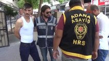 Adana Çaldığı Otomobilin Değiştirdiği Plakası Hacizli Çıkınca Yakalandı