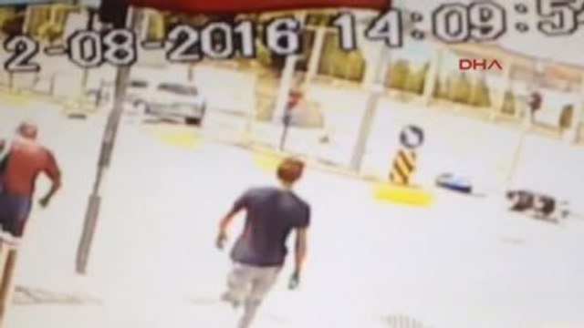 Tekerlekli Sandalyeyle Karşıya Geçerken Otomobil Çarptı