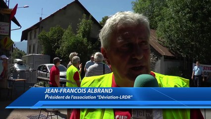 D!CI TV : Bouchons monstre sur la RN 94 suite à l'action des partisans de la déviation de la Roche de Rame