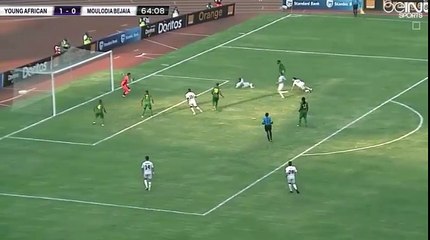 3 occasions en 5 min ! ça chauffe devant les buts du MOB !