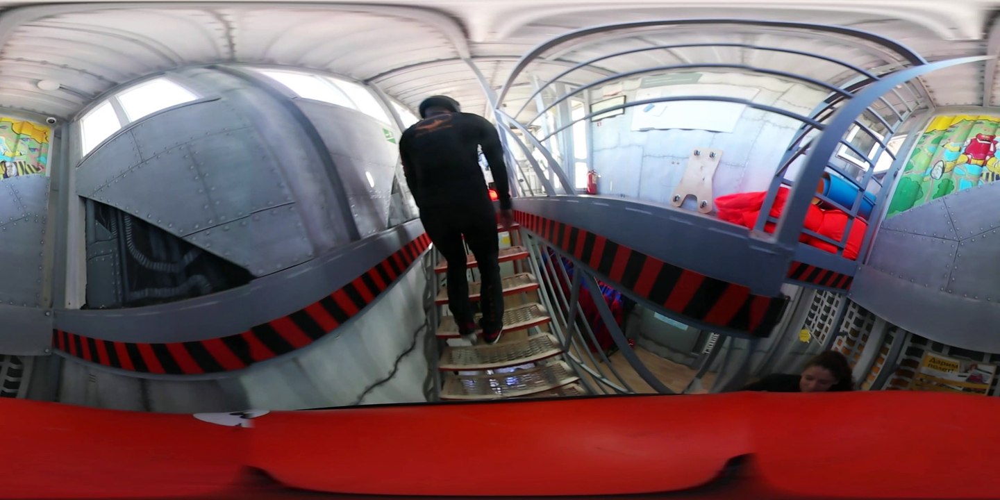 Flying in the windtunnel. VIDEO 360