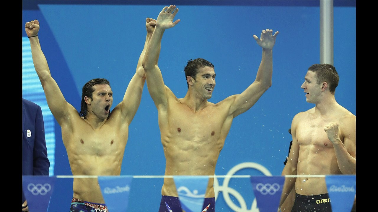 Phelps se despede do Rio com mais um ouro