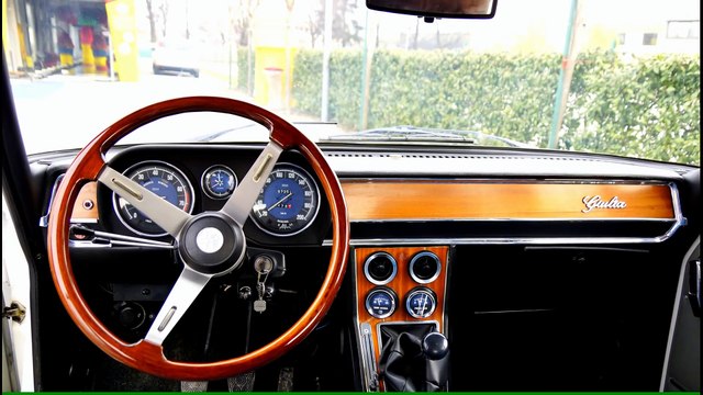 ALFA ROMEO GIULIA NUOVA SUPER 1300 (1976)