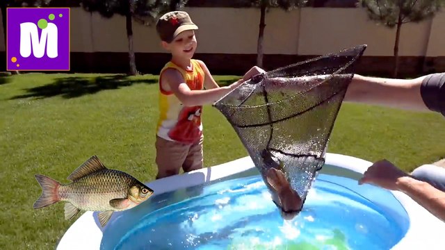 Рыбалка на карася и сома Живые раки и крабы Макс ловит рыбу в бассейне с жабами Пугаем Катю смотрите наше новое видео