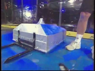 Biohazard Vs Vlad the Impaler (BattleBots Las Vegas 1999)