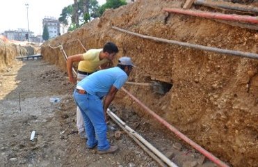 Altyapı Kazı Çalışmasından Mezarlık Çıktı