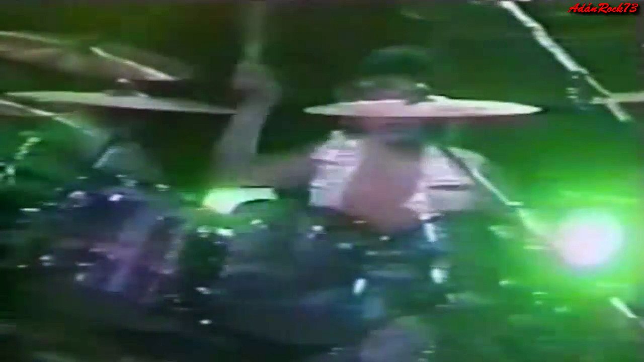 Van Halen - Ain't Talkin About Love (Live)