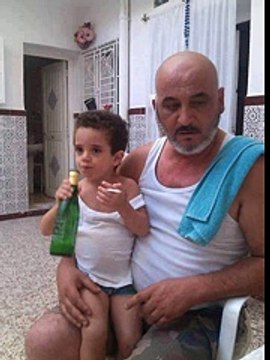 ما هذا -o - تفرجوا يا عباد فاش يعمل ! تو هذا عبد ..؟ لا حول ولا قوة إلى بالله . نشالله ربي يعطيهالك لا تقرا لا تكتب