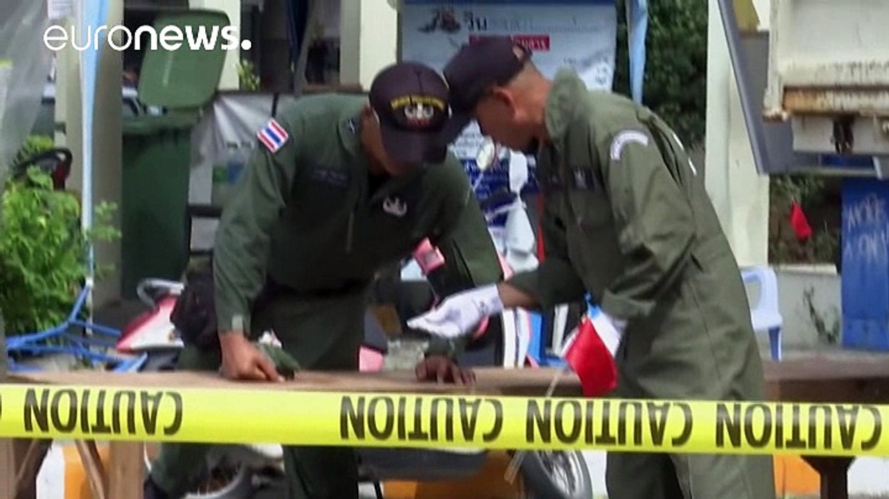 Thailand mourns as police hunt for bomb blast s...