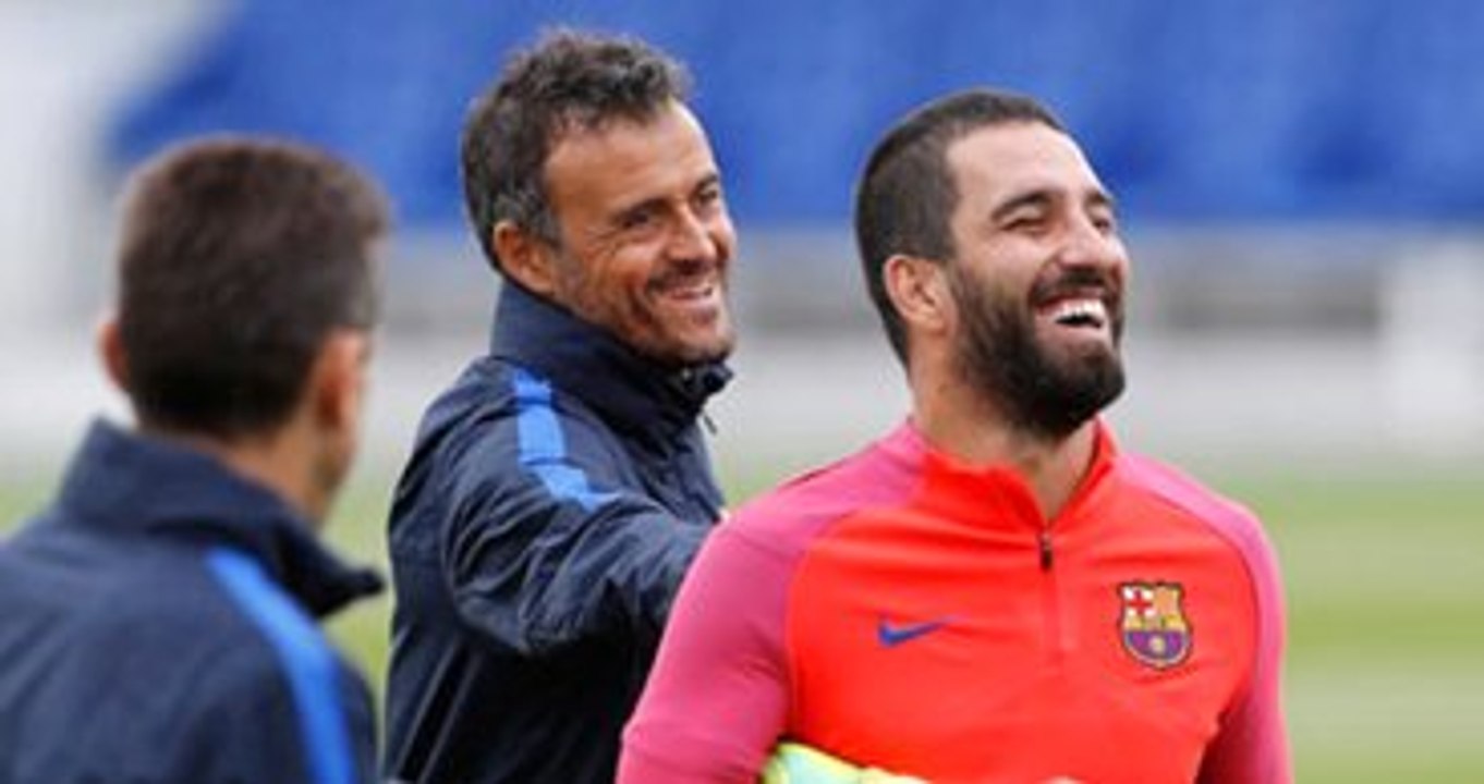 Luis Enrique, Arda Turan'ı Gelen Eleştirilere Karşı Korudu